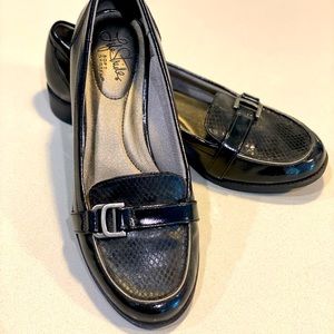 Life Stride black dress loafer